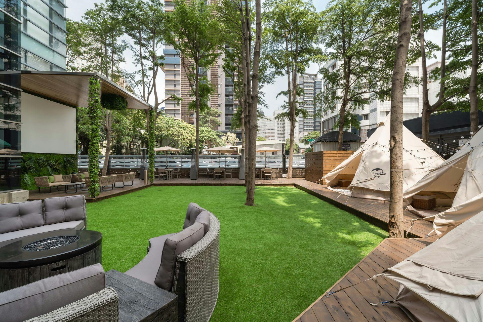 Momori Café & Bar 中港總店 | Book Now! - inline online bookings