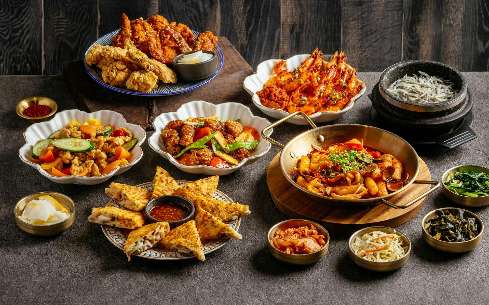 韓国貝殻高級家具 15→9→8→7万円 金亨殿韓國料理 淡大店 | 今すぐ予約！inlineオンライン予約